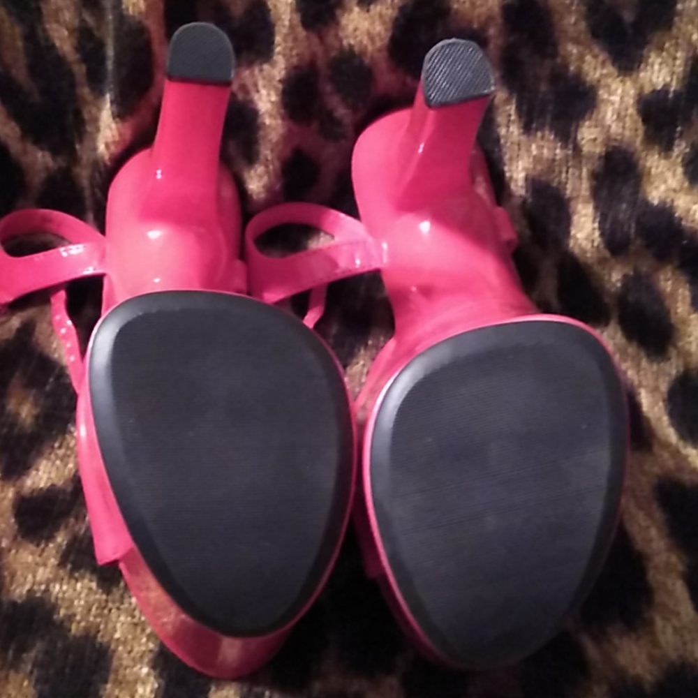Heels - Picture 2 of 4